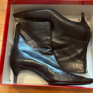 Vintage Genuine leather Anne Klein kitten heel boots